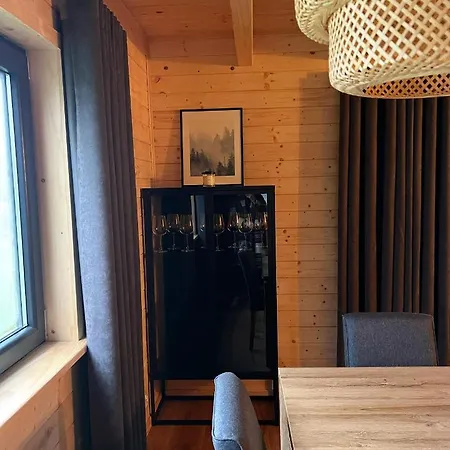 Aparthouse *