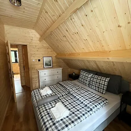 Aparthouse *
